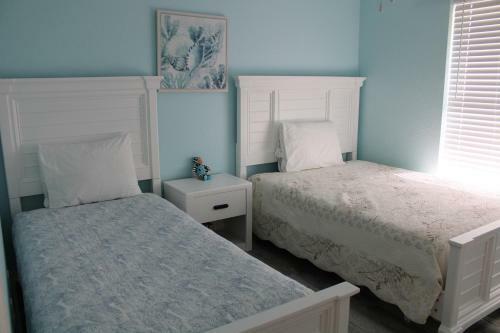 Spacious And Private Pool House, 15 Min To Beach