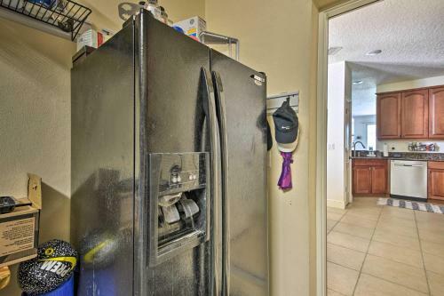 Palm Coast Condo With Pool About 3 Mi To The Beach!