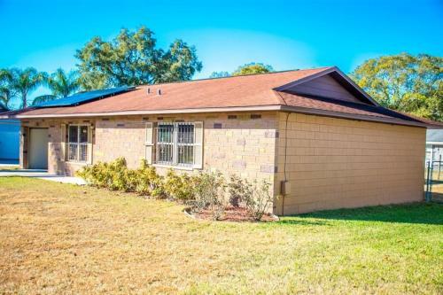 Relaxing 3 Bedroom House With Pool