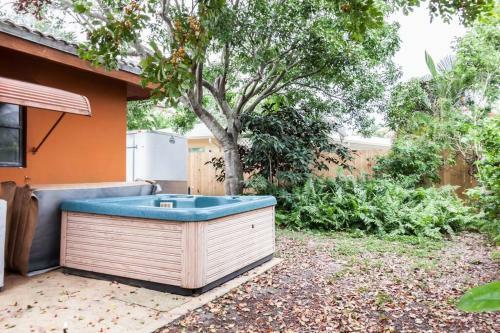 Luxury 4/2 Nr Beach, Hot Tub