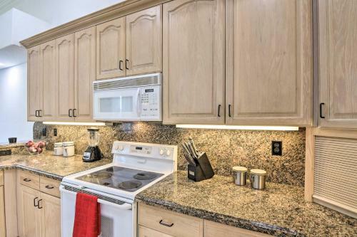 Riverfront Southwest Ranches Home With Hot Tub!