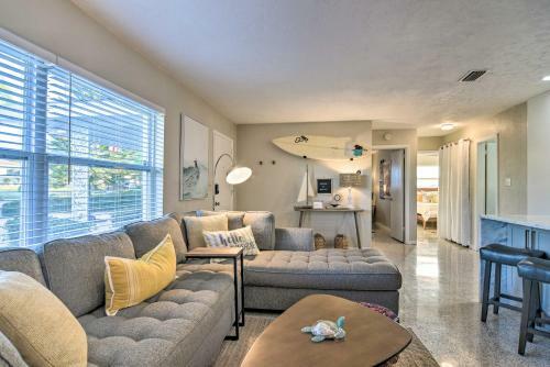 Lush Seminole Surf Inn With Backyard Fire Pit