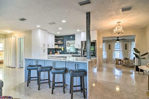 Lush Seminole Surf Inn With Backyard Fire Pit
