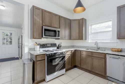 The Charming Loft In Downtown Pensacola - 9 Mi From The Beach