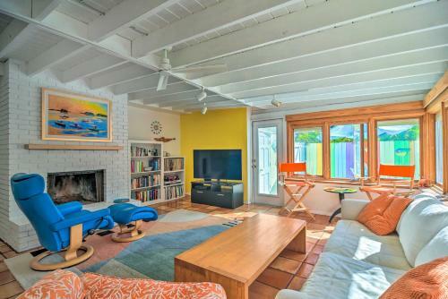Vibrant Florida Home Less Than 3 Mi To St Pete Beach