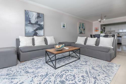 Bright Apartment With Balcony And Nice View - 2br 1ba