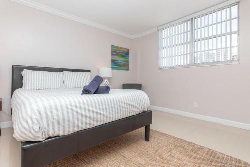 Bright Apartment With Balcony And Nice View - 2br 1ba