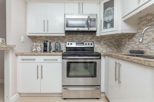 Bright Apartment With Balcony And Nice View - 2br 1ba