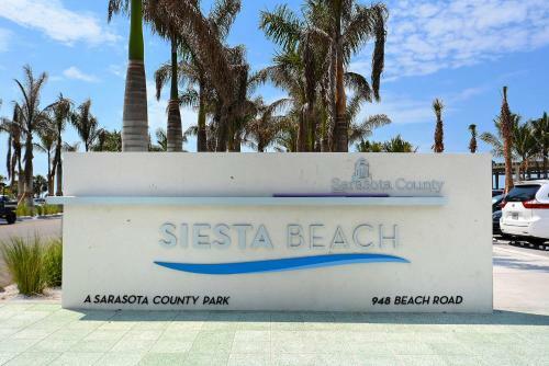 Canal 315 - Right In Siesta Key Village!