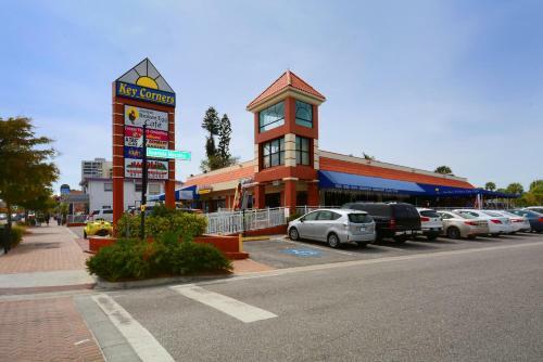 Canal 315 - Right In Siesta Key Village!