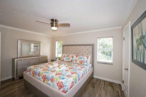 Pool Home - Close To Beaches, Restaurants & More!