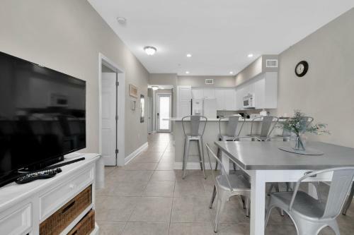 Private Townhouse With Gym Access & Free Dolphin Cruise