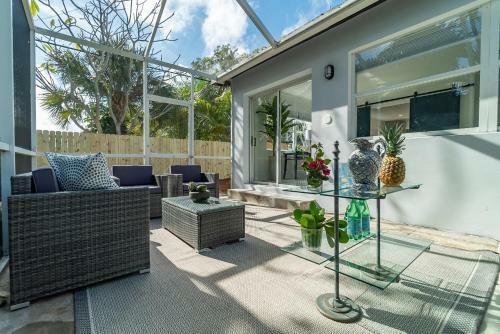 Newly Renovated 5 Bed/3 Bath Modern Home