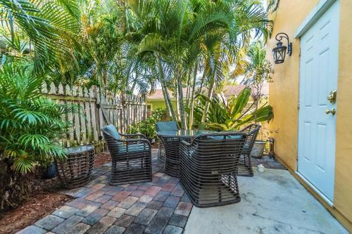 Tropical Nola Studio Vacation Rental