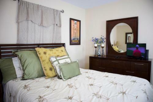Great Location Near Downtown & Airport