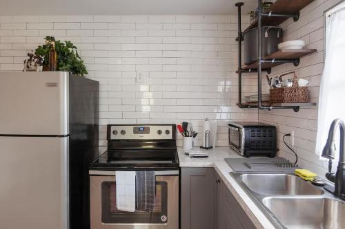 **tampa Urban Convenience **