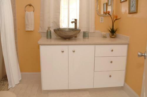 Adorable Historic Downtown Apartment
