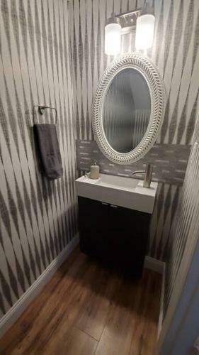 Cozy 2-bedroom Townhouse Close To Crescent Beach