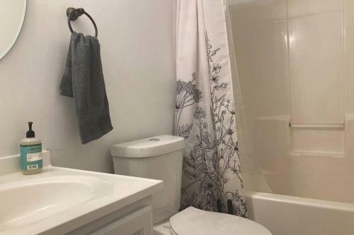 Apartamento Renovated Townhome With Two King Beds & Sep Bath