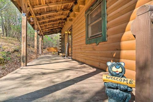 Rustic Clayton Log Cabin With Hot Tub And Views!