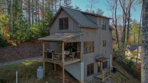 Knotty Barn By Escape To Blue Ridge
