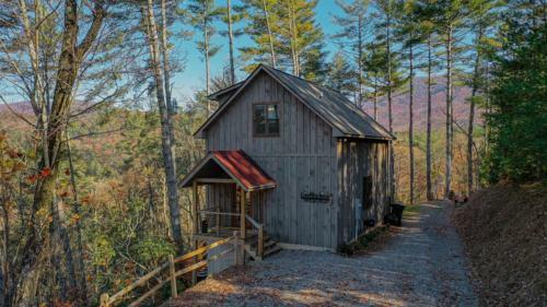 Knotty Barn By Escape To Blue Ridge