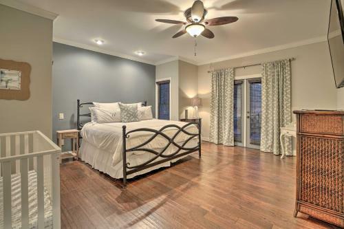 Spacious Lakefront Home With Screened-in Porch!