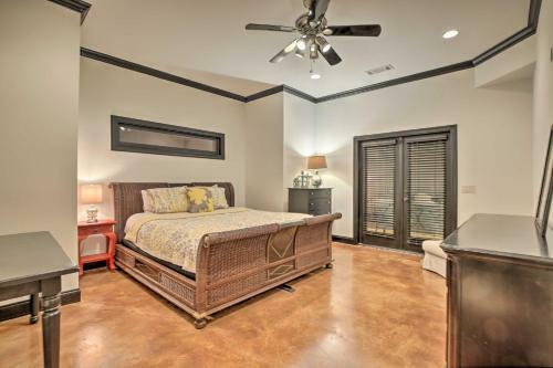 Spacious Lakefront Home With Screened-in Porch!