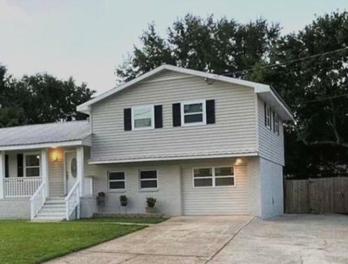 Pool!, East Atlanta Stay, Sleeps 10!