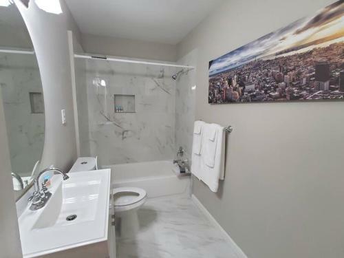 Pool!, East Atlanta Stay, Sleeps 10!
