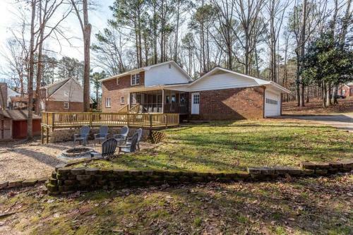 Lakefront Home-2car Garage-tvs-luxury Master Suite
