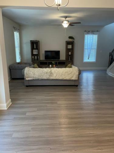4bdrm Fast Wifi Farmhouse Inspired Home