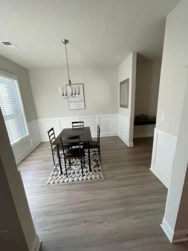 4bdrm Fast Wifi Farmhouse Inspired Home