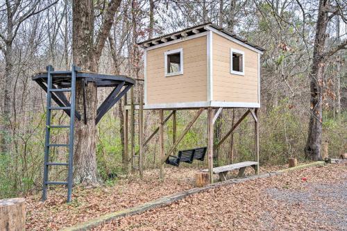 Apartamento Unique Dallas Studio With Fire Pit And Treehouse!