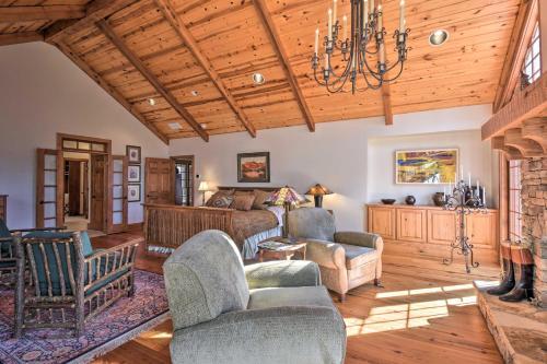Plummer Lodge In Big Canoe With Lake Access!
