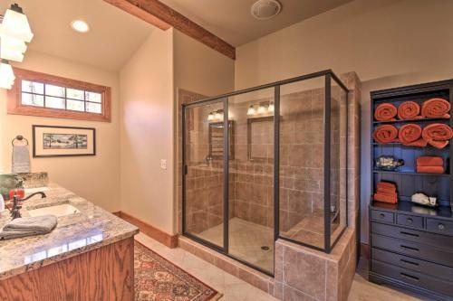 Plummer Lodge In Big Canoe With Lake Access!