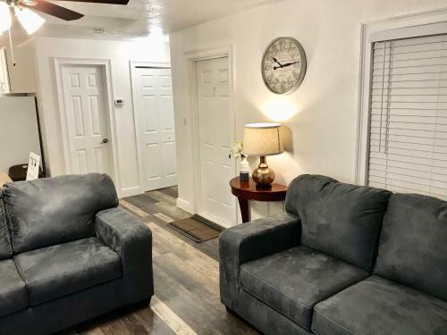 Apartamento #1 St.pete Beach Unit*walk To Bars, Beaches, Restaurants And More.