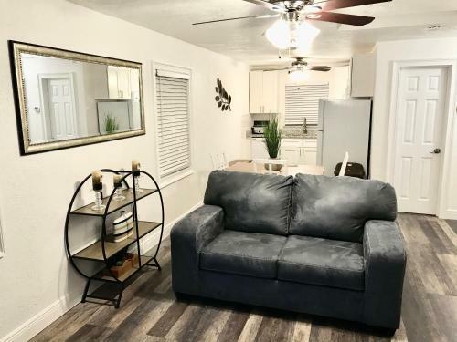 Apartamento #1 St.pete Beach Unit*walk To Bars, Beaches, Restaurants And More.