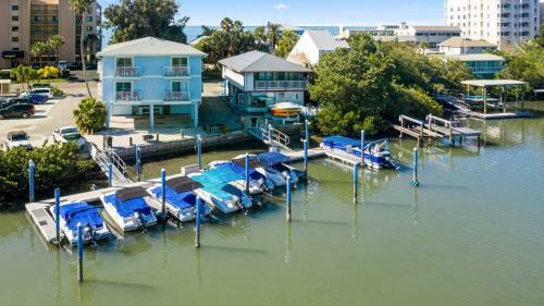 Apartamento Conveniently Located Corner Unit With Beach Front Views Chb305