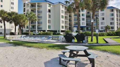 Caprice Resort By Teeming Vacation Rentals
