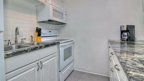 Harbor House North 25 By Teeming Vacation Rentals