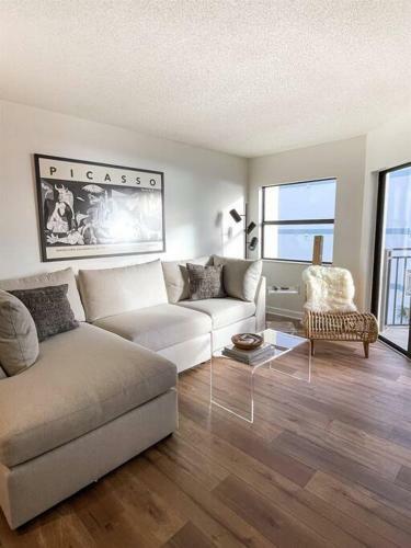 Apartamento Newly Reno Beach Condo The Beach Is Your Backyard
