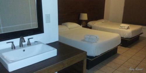 Hotel Banana Peel Resort