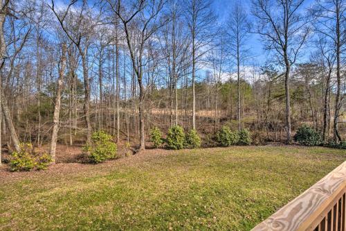 Woodsy Blue Ridge Retreat, 3 Mi To Downtown!