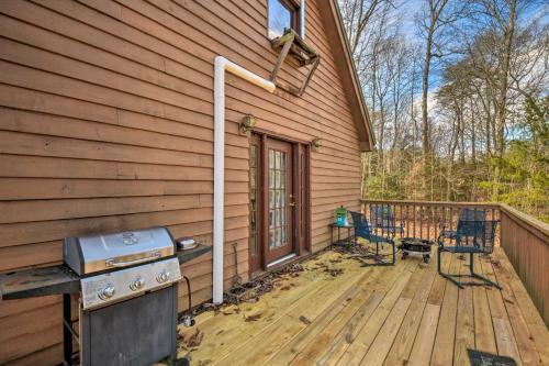 Woodsy Blue Ridge Retreat, 3 Mi To Downtown!