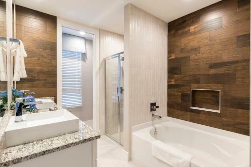 Hotel Summerville Resort 5 Bedrooms Villa
