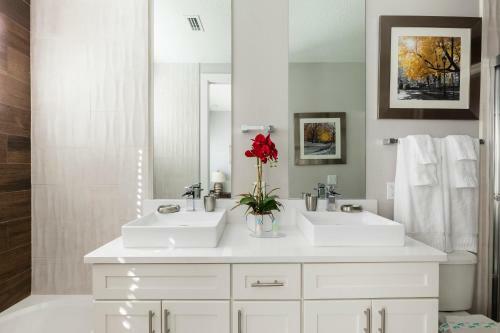 Hotel Summerville Resort 4 Bedrooms Villa