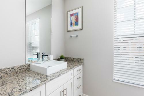 Villa 4 Br 4 Ba Self Check-in Full Kitchen Gym