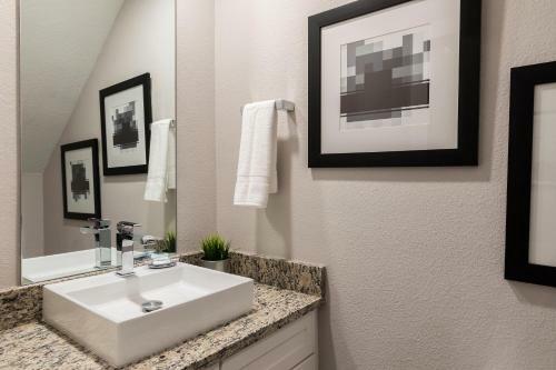 Villa 4 Br 4 Ba Self Check-in Full Kitchen Gym