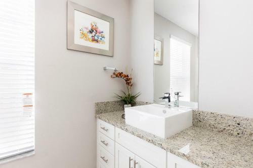 4 Br 4 Ba Villa Self Check-in Bbq & Full Kitchen